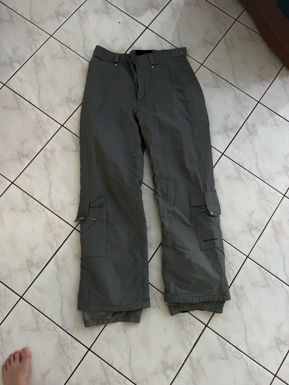 Gray snow pants, size 4 barely used
